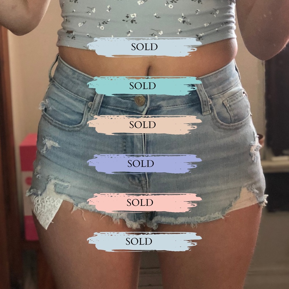⛔️SOLD⛔️American Eagle Distressed Shorts